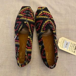 NWT Black Multicolor Toms Shoes